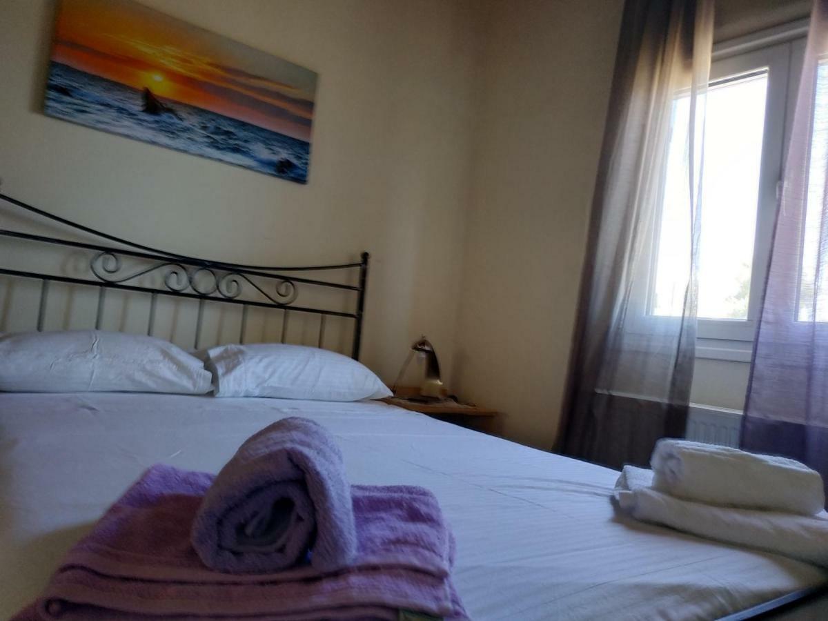 Near Airportand Metropolitan Penelopi Cozy Home Artémida Eksteriør bilde